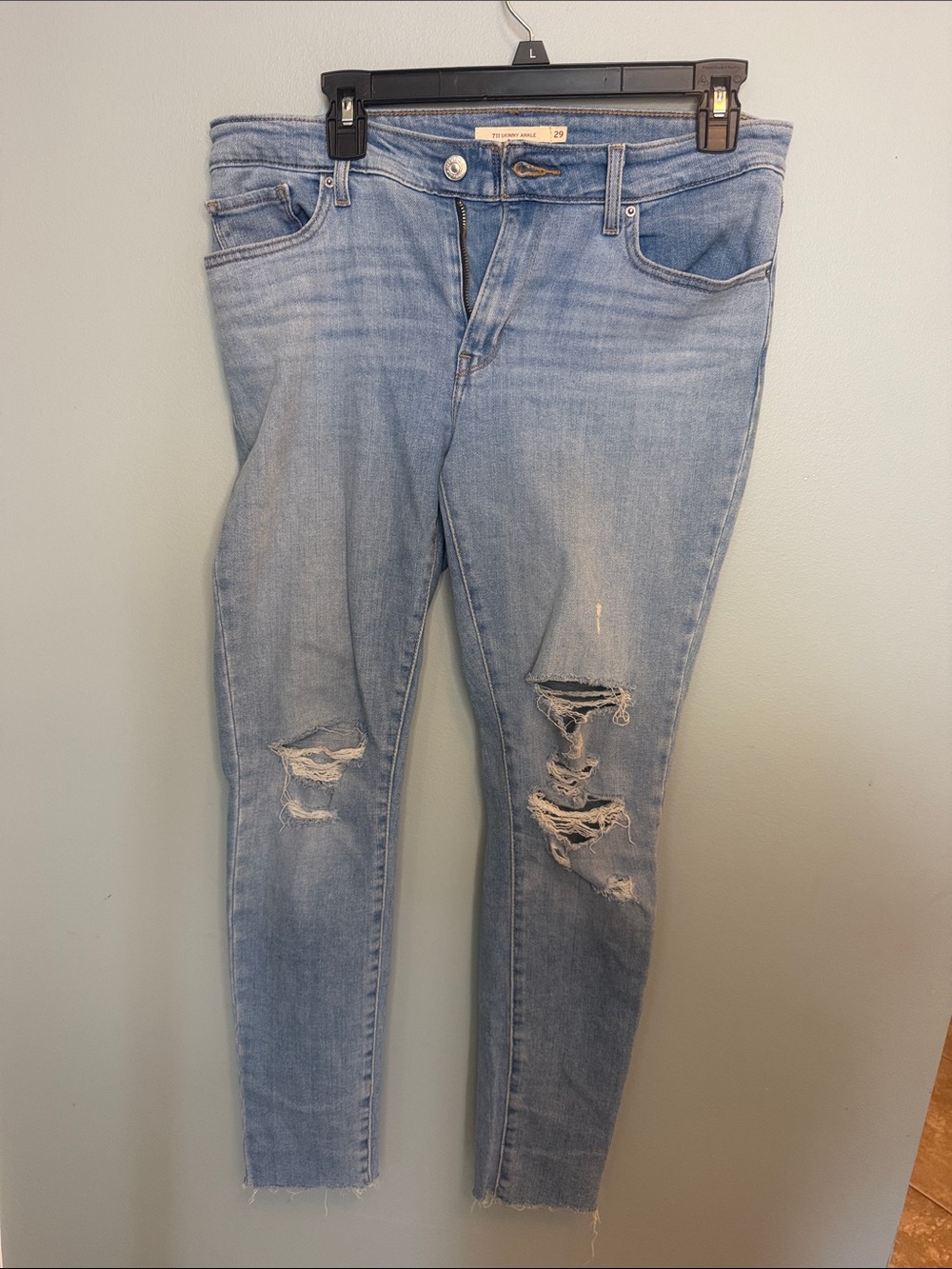Levi’s Light Blue Distressed Women’s Skinny Jeans